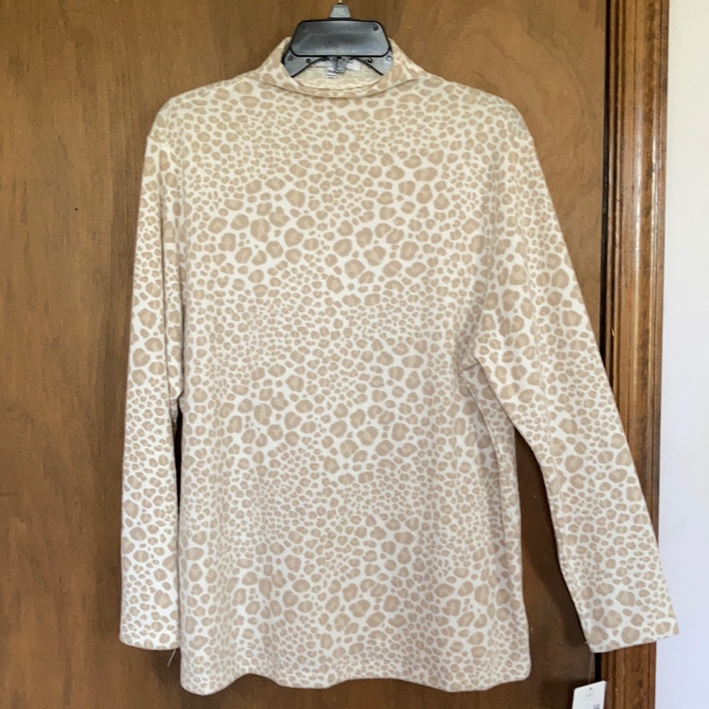 Emily Daniels top cheetah print mockneck top PL - Picture 6 of 17